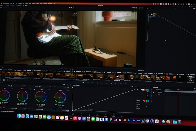 SNS動画編集 求人